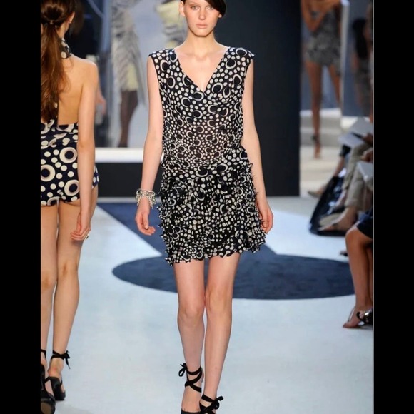 Diane Von Furstenberg DVF 100% Silk Draped Printed Persia Mini Dress Size 4 - Picture 1 of 8
